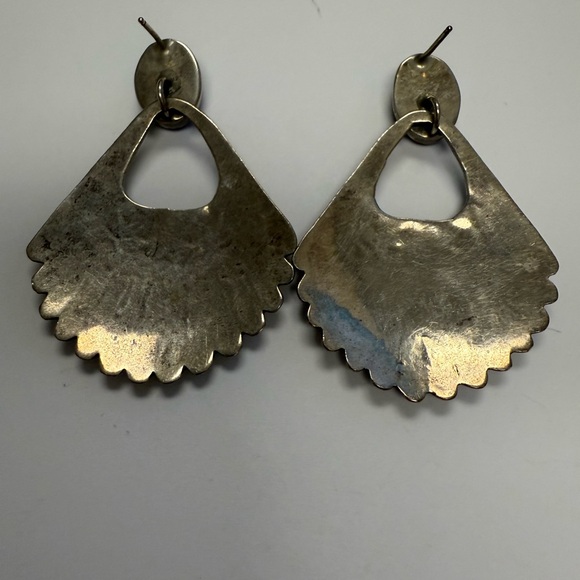 Elegant Silver and Blue Earrings - Picture 2 of 2